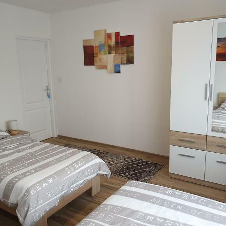 אוטוצאץ Apartman Majetic מראה חיצוני תמונה