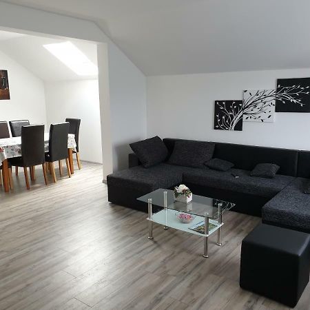 אוטוצאץ Apartman Majetic מראה חיצוני תמונה