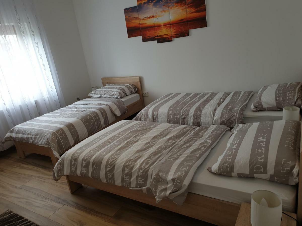 אוטוצאץ Apartman Majetic מראה חיצוני תמונה