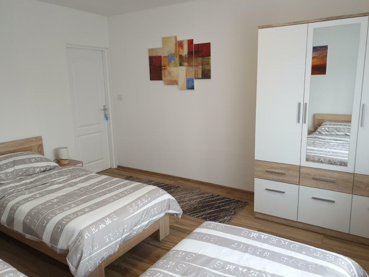 אוטוצאץ Apartman Majetic מראה חיצוני תמונה