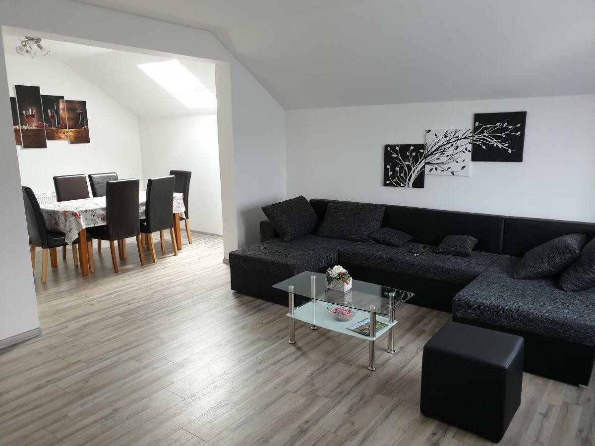 אוטוצאץ Apartman Majetic מראה חיצוני תמונה