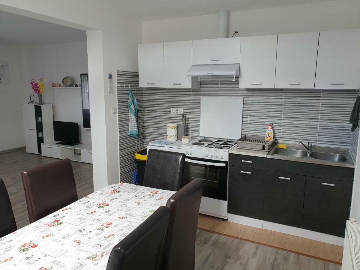 אוטוצאץ Apartman Majetic מראה חיצוני תמונה